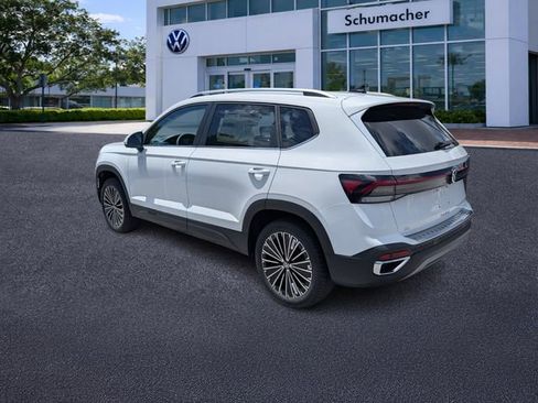 New 2026 Volkswagen Taos SE FWD image 5
