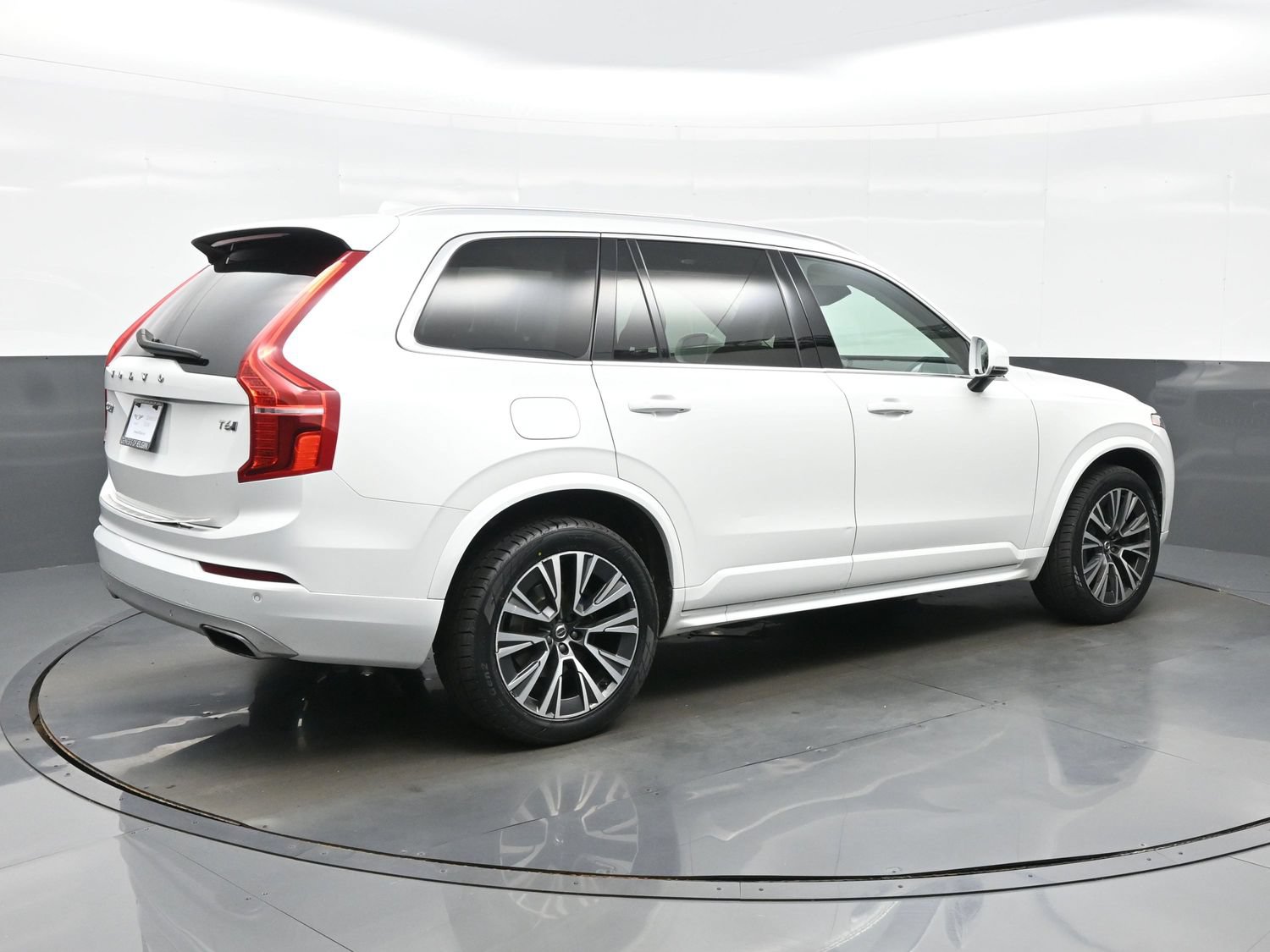 Used 2020 Volvo XC90 T6 Momentum w/ Protection Package Premier AWD/4WD image 6