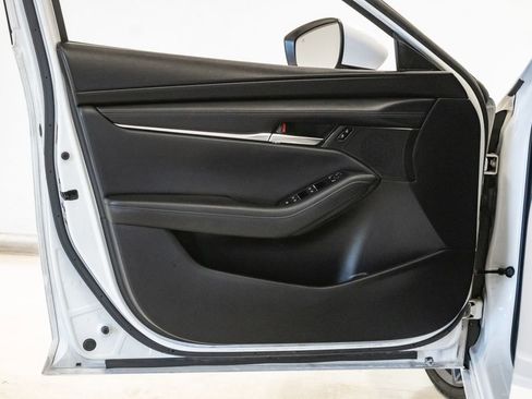 Used 2019 MAZDA MAZDA3 AWD Hatchback image 8