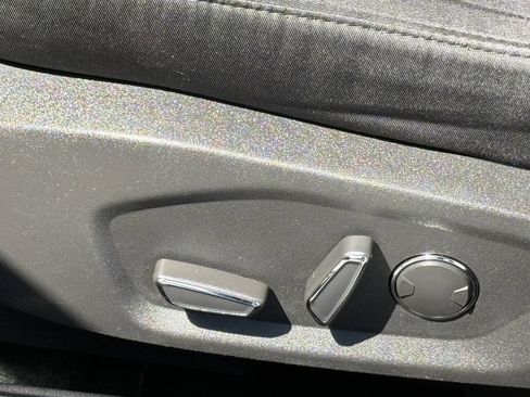 Used 2015 Ford Fusion SE w/ Equipment Group 201A FWD image 10