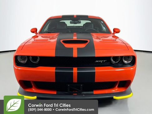 Used 2016 Dodge Challenger SRT Hellcat RWD image 4