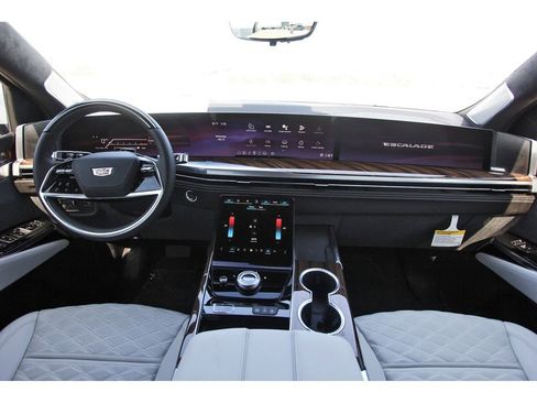 New 2026 Cadillac Escalade Platinum Sport w/ LPO, ONYX Package AWD/4WD image 9