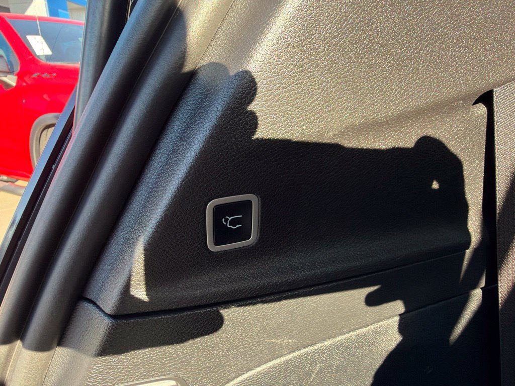 Used 2025 Chrysler Pacifica Select FWD image 15