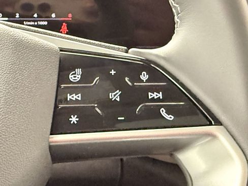 Used 2025 Audi Q5 Premium w/ Convenience Package image 20