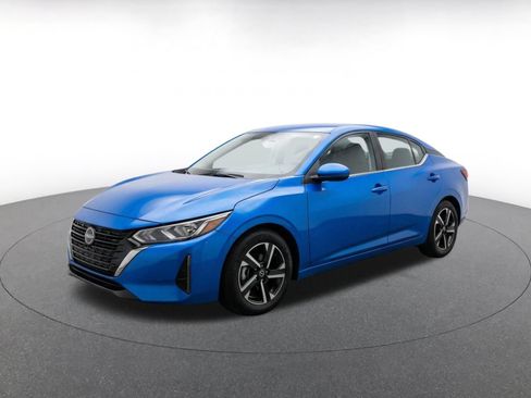 Used 2025 Nissan Sentra SV FWD image 3