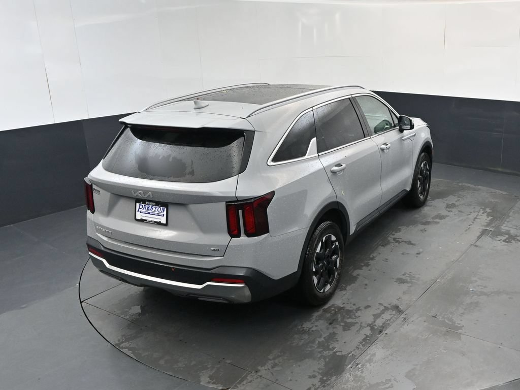 Certified 2024 Kia Sorento S w/ Panoramic Sunroof Package AWD/4WD image 32
