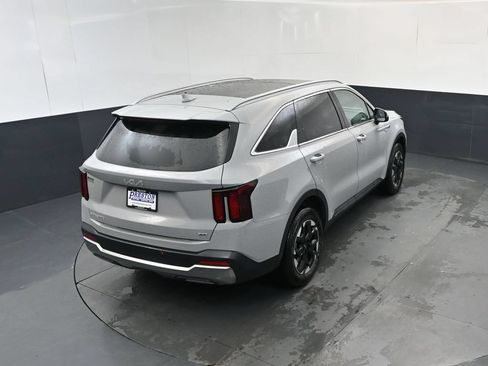 Used 2024 Kia Sorento S w/ Panoramic Sunroof Package AWD/4WD image 32