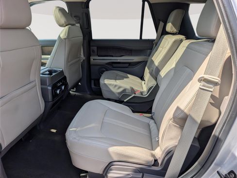 Used 2021 Ford Expedition Limited AWD/4WD image 17