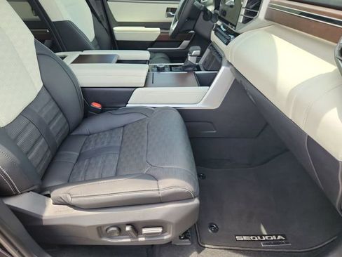 Used 2024 Toyota Sequoia Capstone AWD/4WD image 27