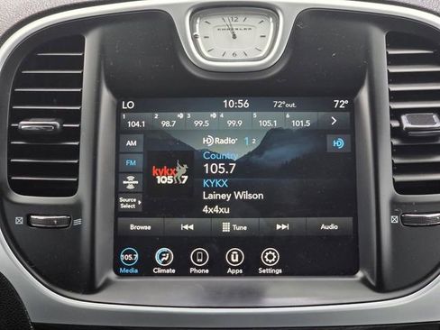 Used 2022 Chrysler 300 Touring w/ Sport Appearance Package RWD image 13