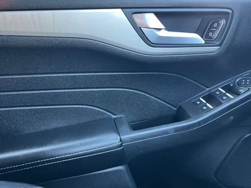 Used 2021 Ford Escape SE w/ Cold Weather Package FWD image 13