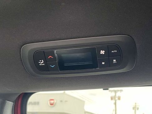 New 2026 Chrysler Pacifica Select image 16