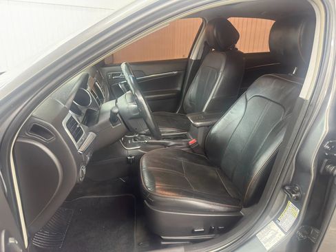 Used 2010 Lincoln MKZ FWD image 9