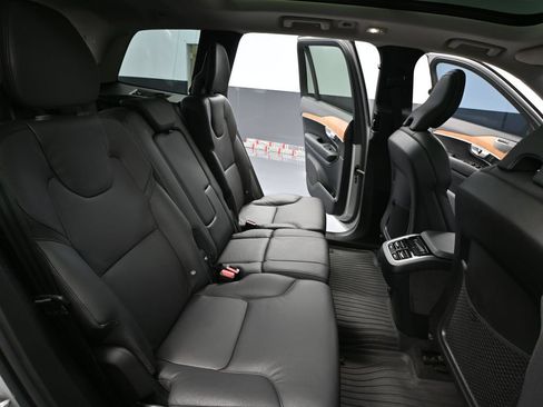 Used 2024 Volvo XC90 B5 Plus AWD/4WD image 49