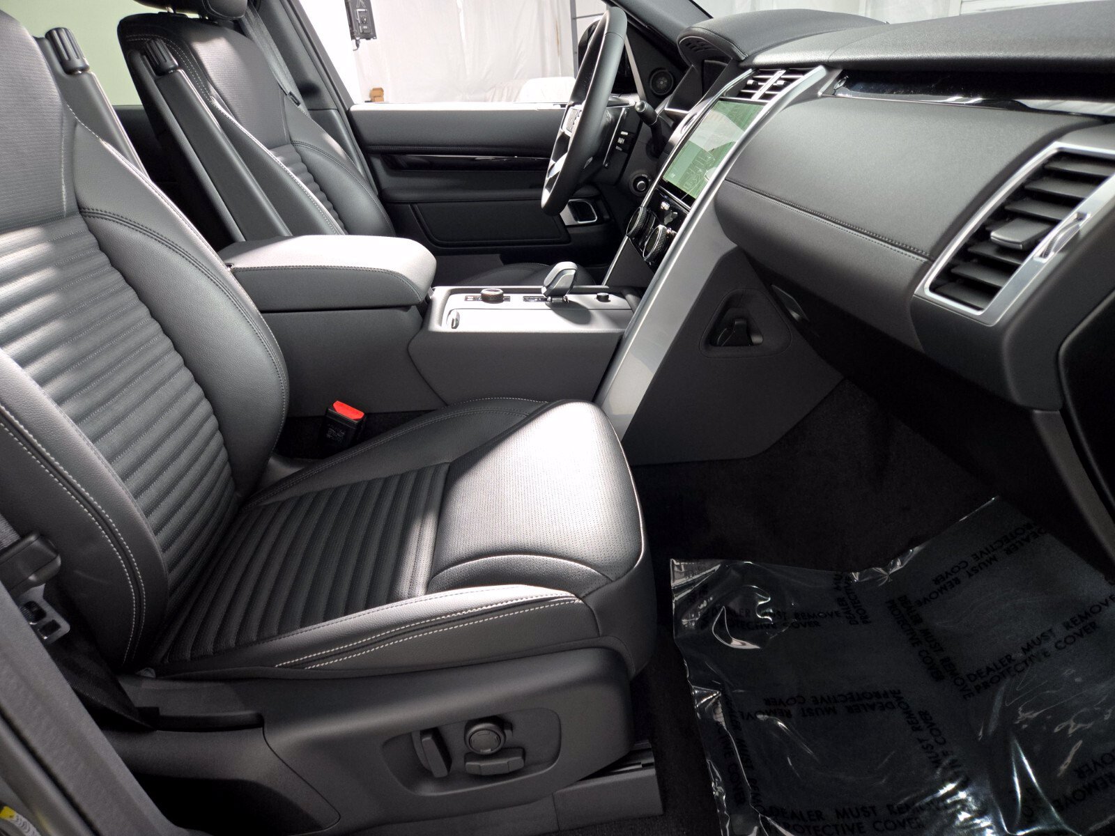 New 2026 Land Rover Discovery S AWD/4WD image 3