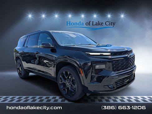 Used 2024 Chevrolet Traverse RS w/ LPO, Floor Liner Package AWD/4WD image 1