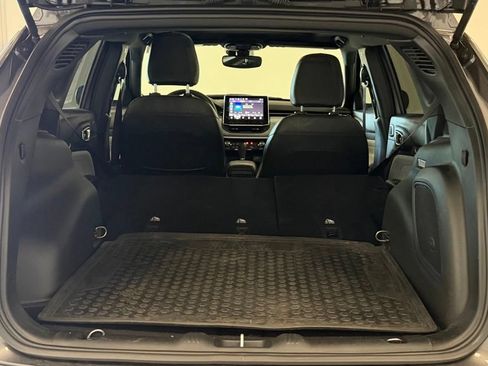 Used 2023 Jeep Compass Latitude w/ Sun and Sound Group AWD/4WD image 27