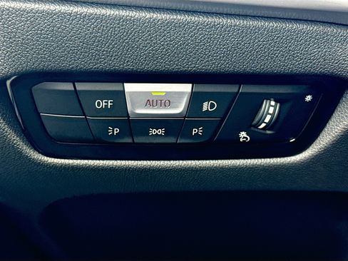 Used 2025 BMW 330i Sedan w/ Parking Assistance Package image 35