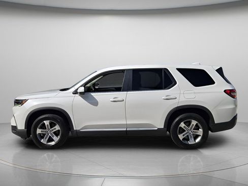 Used 2023 Honda Pilot EX-L image 4