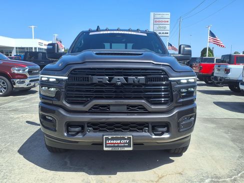 Used 2026 RAM 2500 Laramie AWD/4WD image 5