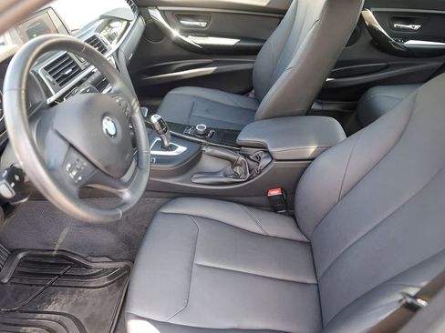 Used 2018 BMW 320i xDrive Sedan AWD/4WD image 12