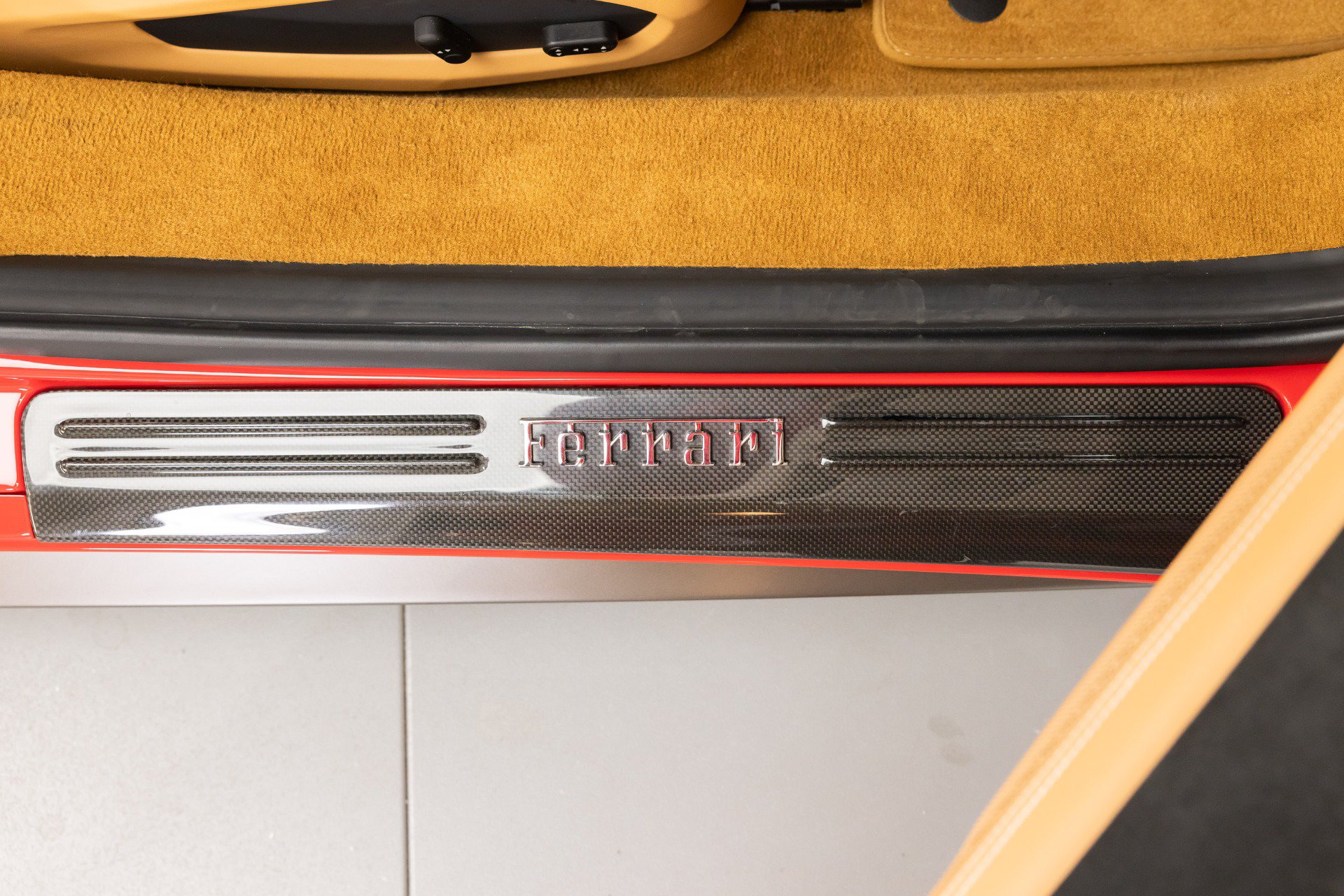 Certified 2013 Ferrari 458 Spider RWD image 81
