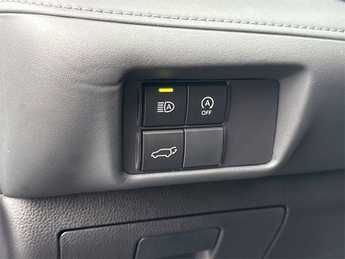 Used 2023 Toyota Highlander XLE image 23