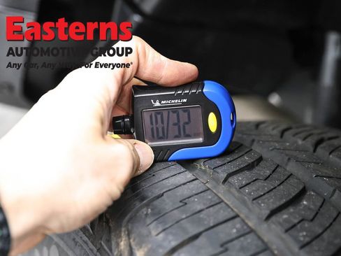 Used 2023 Jeep Wrangler Unlimited Sahara AWD/4WD image 31