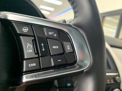 Used 2019 Jaguar E-PACE R-Dynamic HSE AWD/4WD image 17