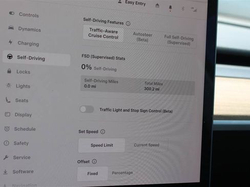 Used 2023 Tesla Model Y Long Range AWD/4WD image 15