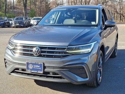 Certified 2023 Volkswagen Tiguan SE image 4