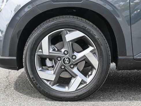 Certified 2025 Hyundai Venue SEL FWD image 12