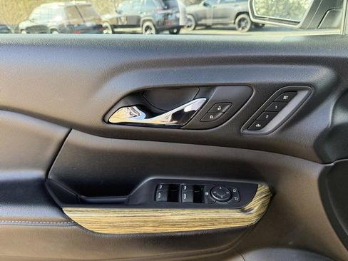 Used 2018 GMC Acadia Denali w/ Technology Package image 15