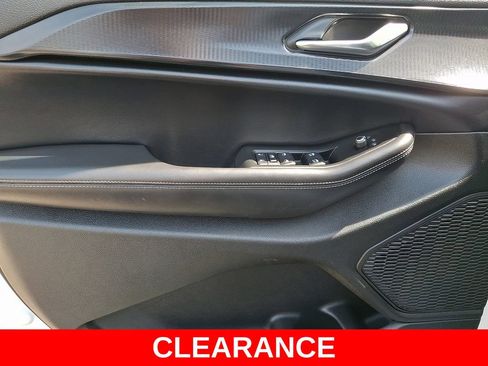 Used 2025 Jeep Grand Cherokee Altitude AWD/4WD image 13