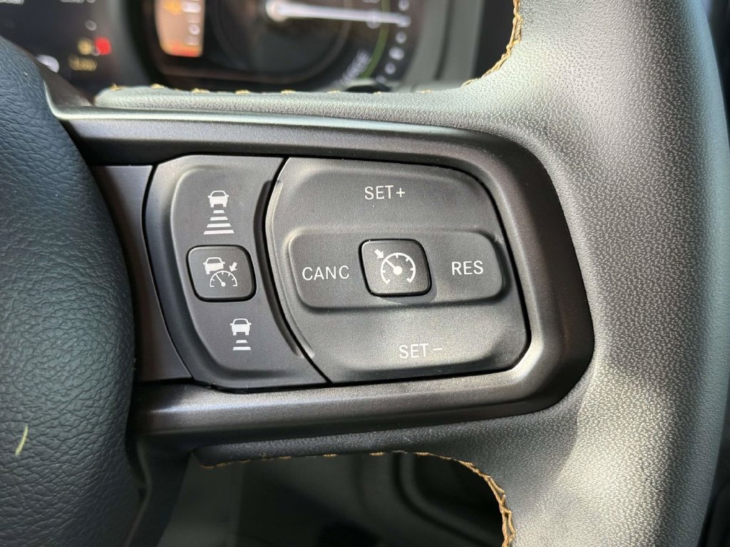 Used 2024 Jeep Wrangler Unlimited w/ Convenience Group AWD/4WD image 22