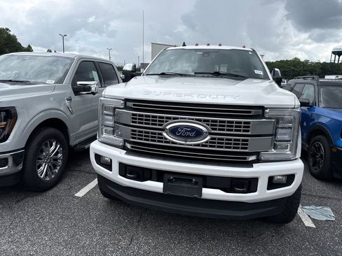 Used 2019 Ford F250 Platinum w/ Platinum Ultimate Package AWD/4WD image 5