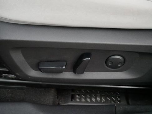 Used 2024 Mitsubishi Outlander SEL image 16