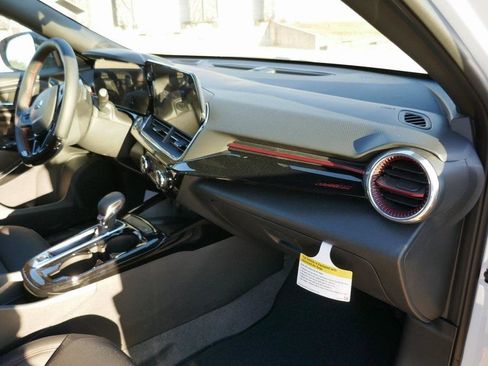 New 2026 Chevrolet Trax RS w/ Sunroof Package image 9