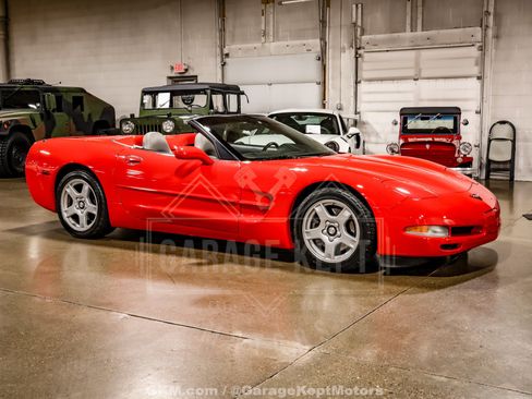 Used 1999 Chevrolet Corvette Convertible w/ Memory Pkg RWD image 26
