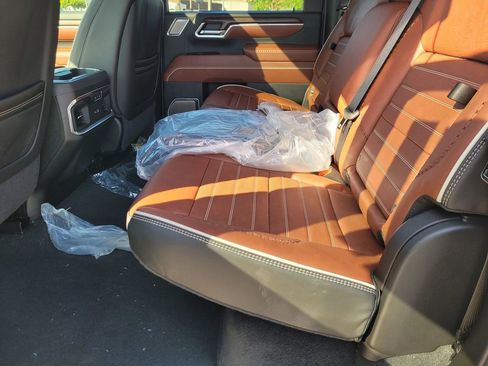 New 2026 GMC Sierra 2500 Denali Ultimate w/ Max Trailering Package image 8