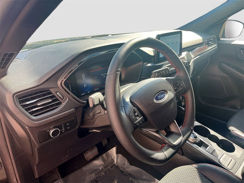 Used 2025 Ford Escape ST-Line image 9