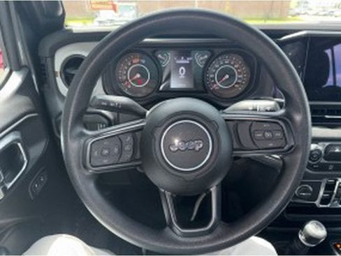 Used 2025 Jeep Wrangler Unlimited Sport AWD/4WD image 24