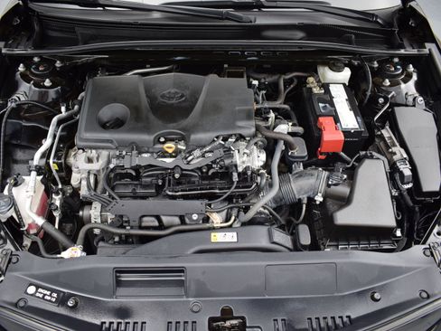 Used 2023 Toyota Camry SE image 9