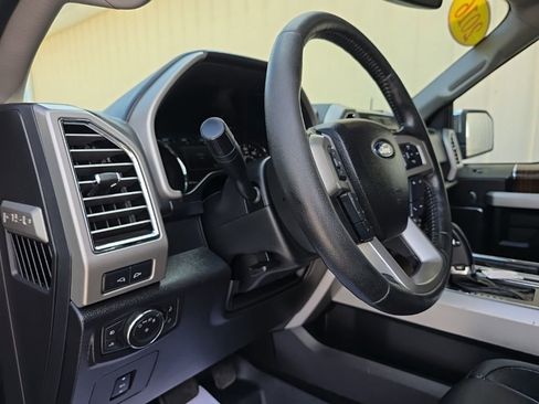 Used 2016 Ford F150 Lariat image 14