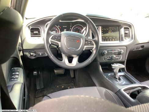 Used 2015 Dodge Charger R/T RWD image 9