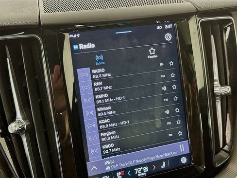 Used 2024 Volvo XC60 T8 Ultimate w/ Protection Package Premier image 15