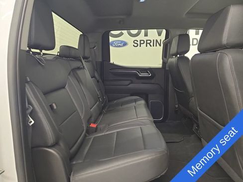 Used 2025 GMC Sierra 1500 SLT AWD/4WD image 12