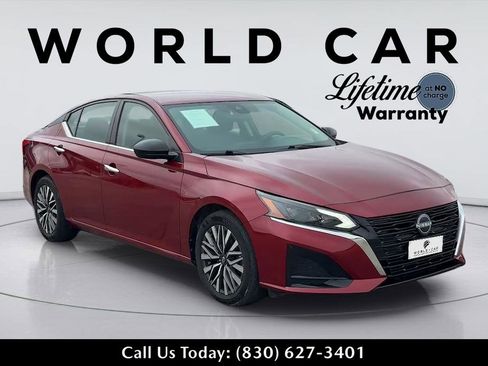 Used 2024 Nissan Altima 2.5 SV FWD image 1