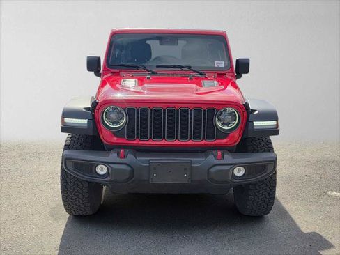 Used 2025 Jeep Wrangler Unlimited Rubicon AWD/4WD image 8