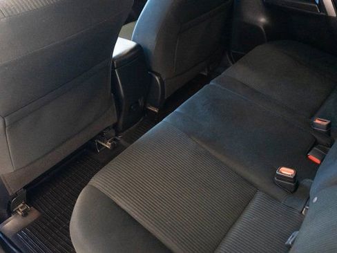 Used 2018 Toyota RAV4 LE image 18